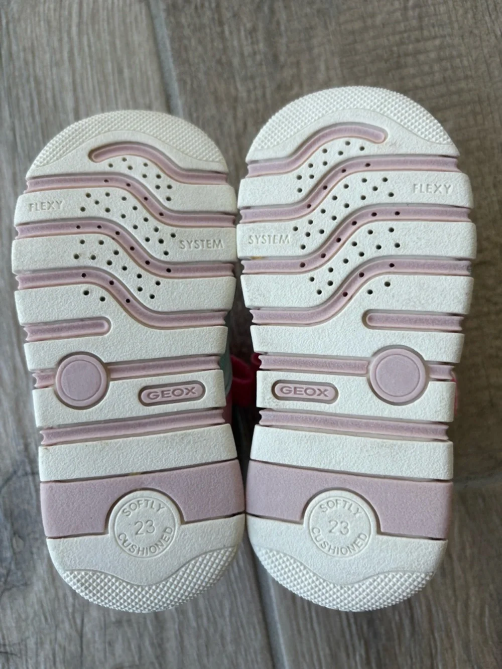 Geox Lupidoo Pink & Mint Unicorn Two Strap Sandal Little Girl Size 7 (23)